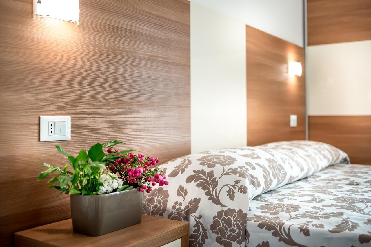 Hotel Vallechiara Лидо ди Савио Екстериор снимка
