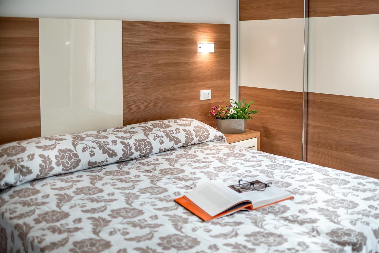 Hotel Vallechiara Лидо ди Савио Екстериор снимка