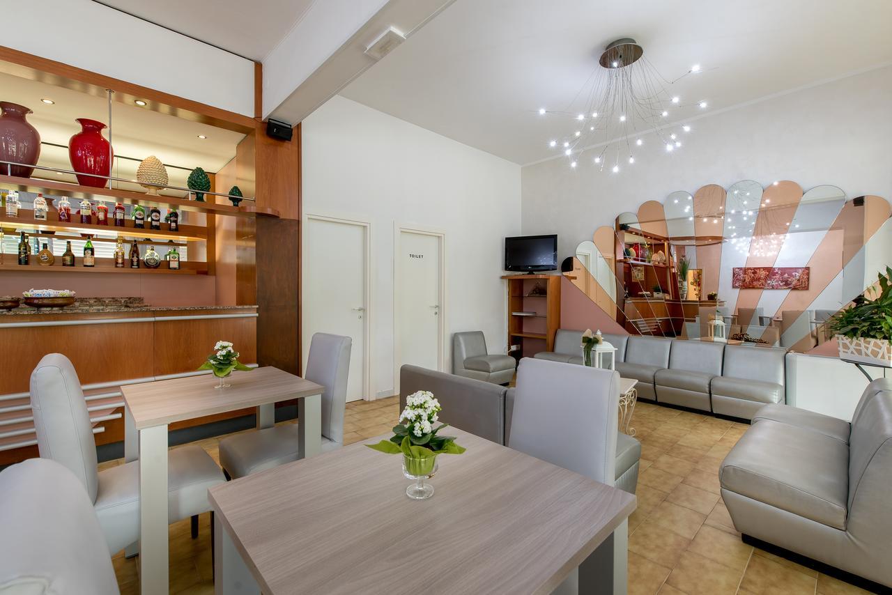 Hotel Vallechiara Лидо ди Савио Екстериор снимка