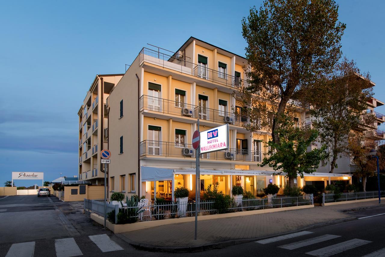 Hotel Vallechiara Лидо ди Савио Екстериор снимка